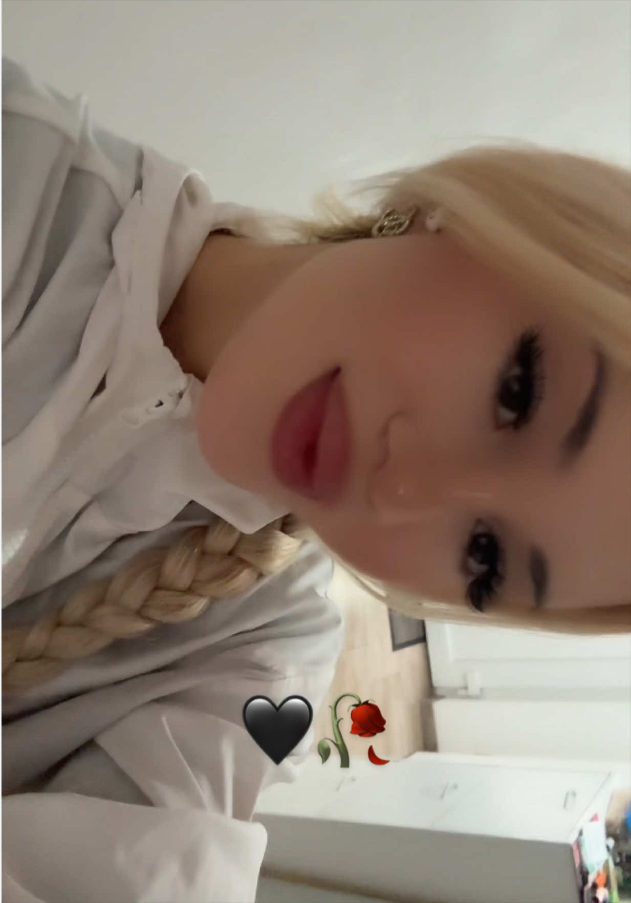@𝒮𝒶𝓇𝒶𝒽🔥🖤ℳ𝑒𝓁𝑒𝓀