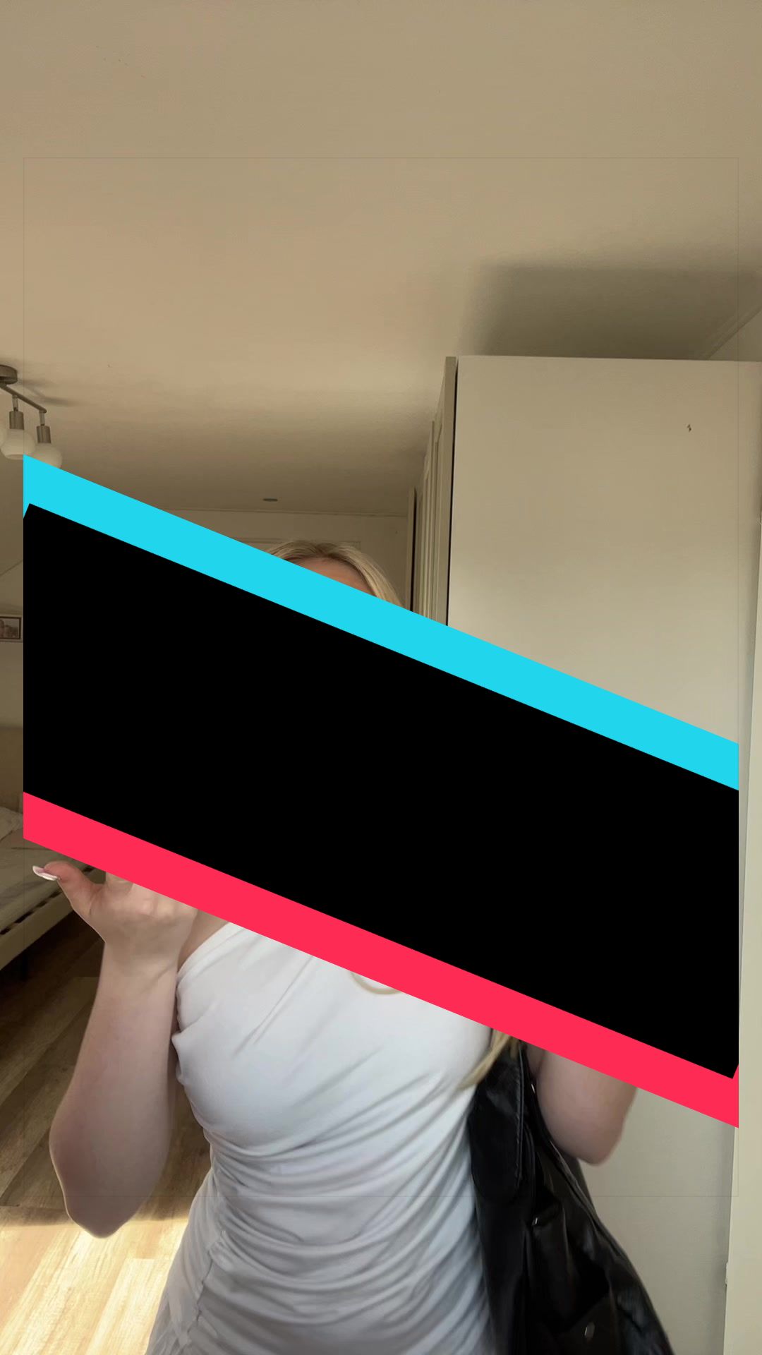 @Elisa