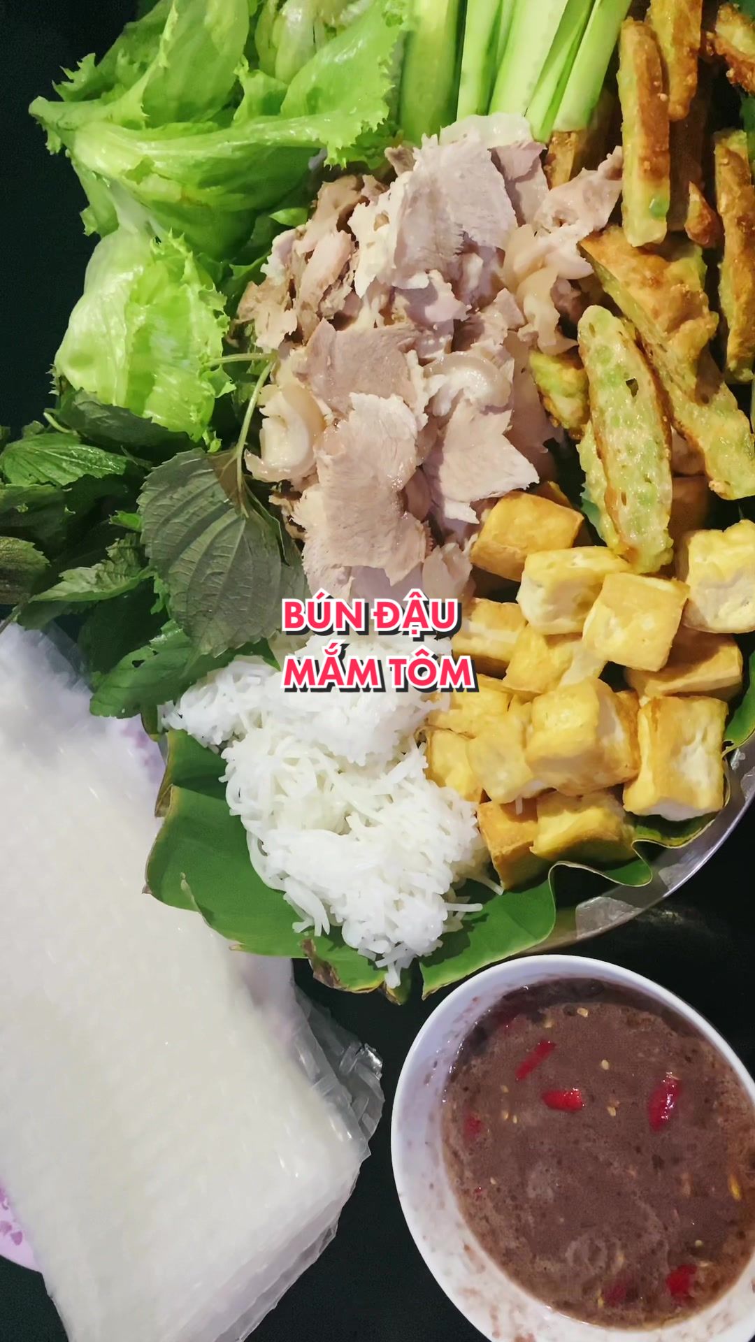 @T&uacute; N&egrave;ee 🍲🥢