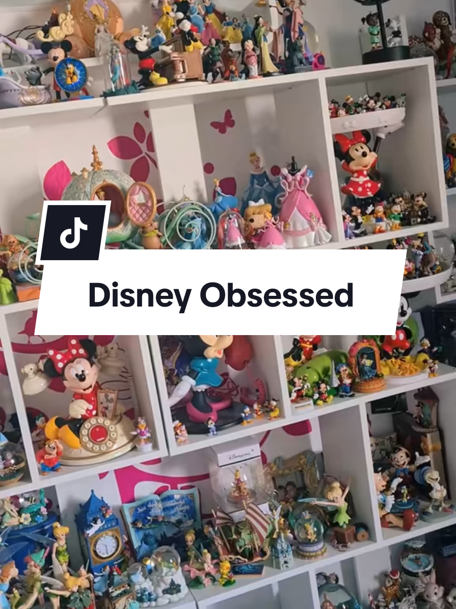 @Christin | Disney Collector
