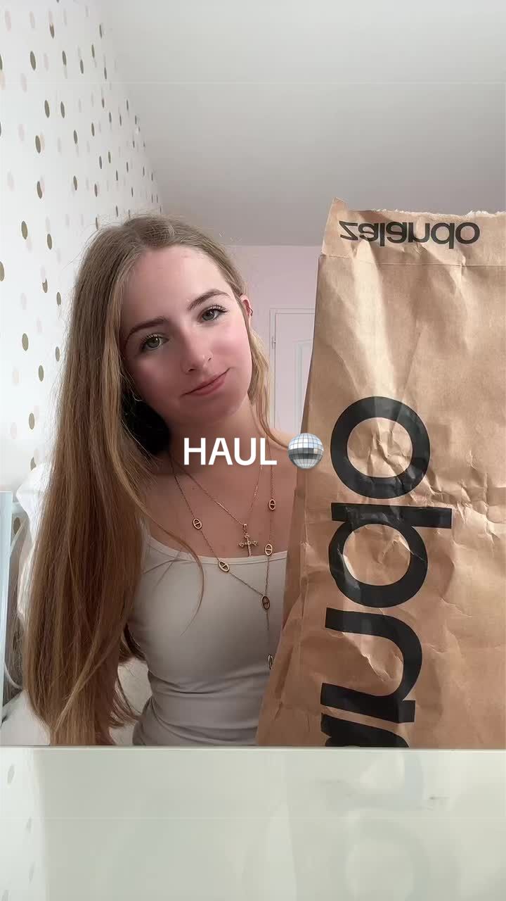 @Lolaโ