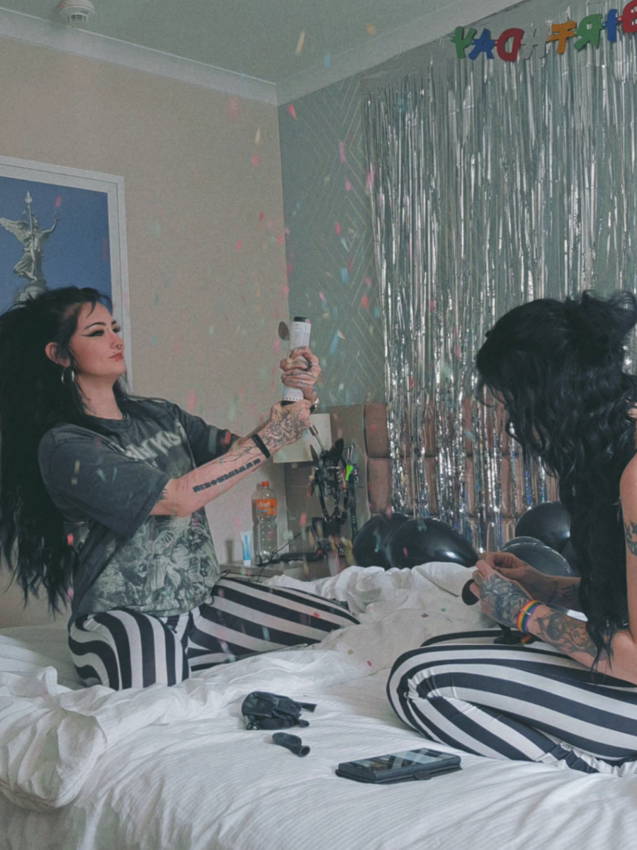 @Scene.twins