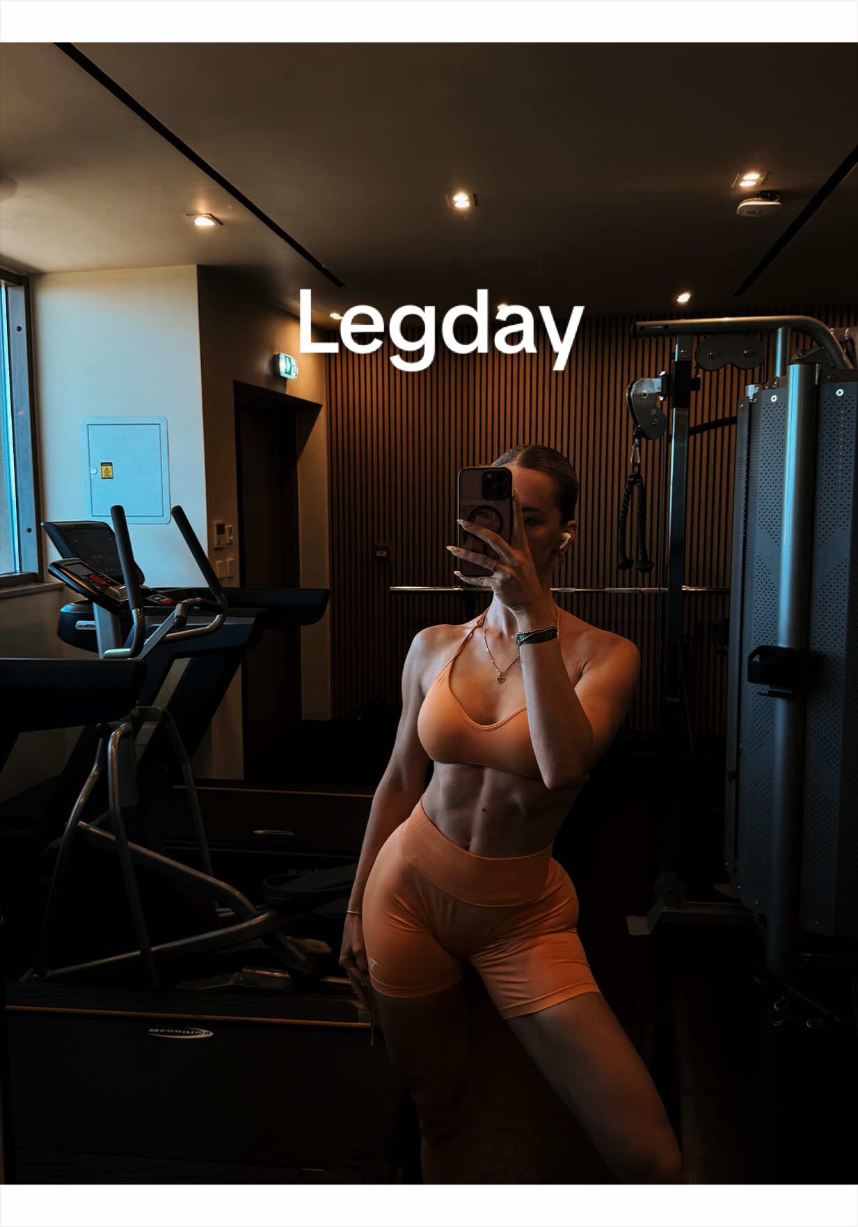 @larasophie___