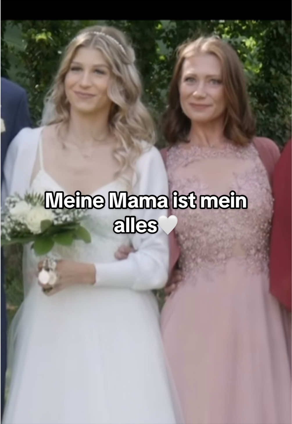 @𝓛𝓪𝓻𝓪 W.