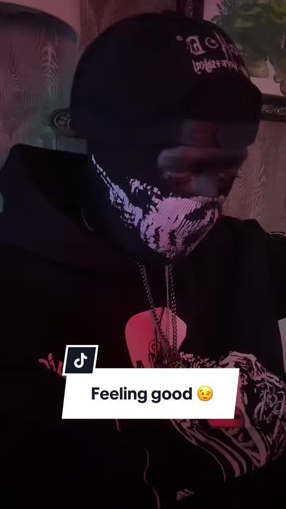 @Bl4cKSm0ke13