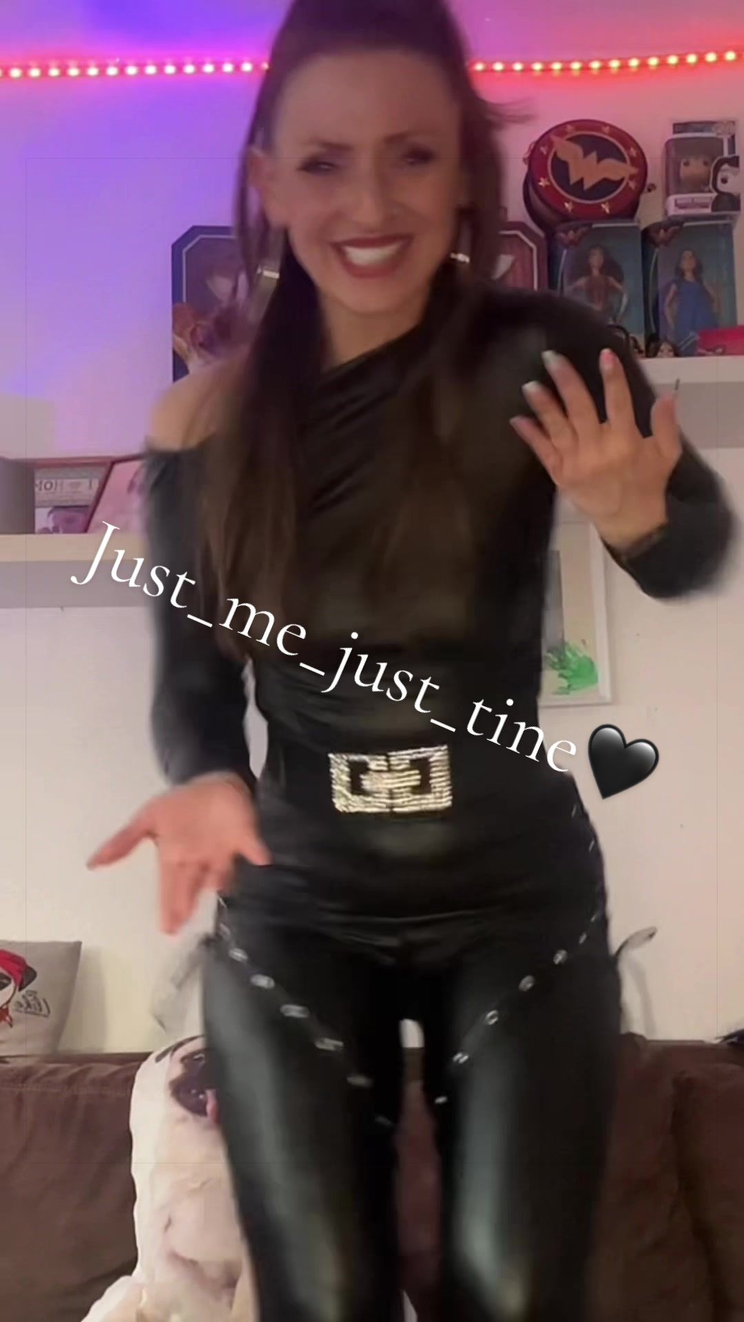 @𝓙𝓾𝓼𝓽𝓲𝓷𝓮