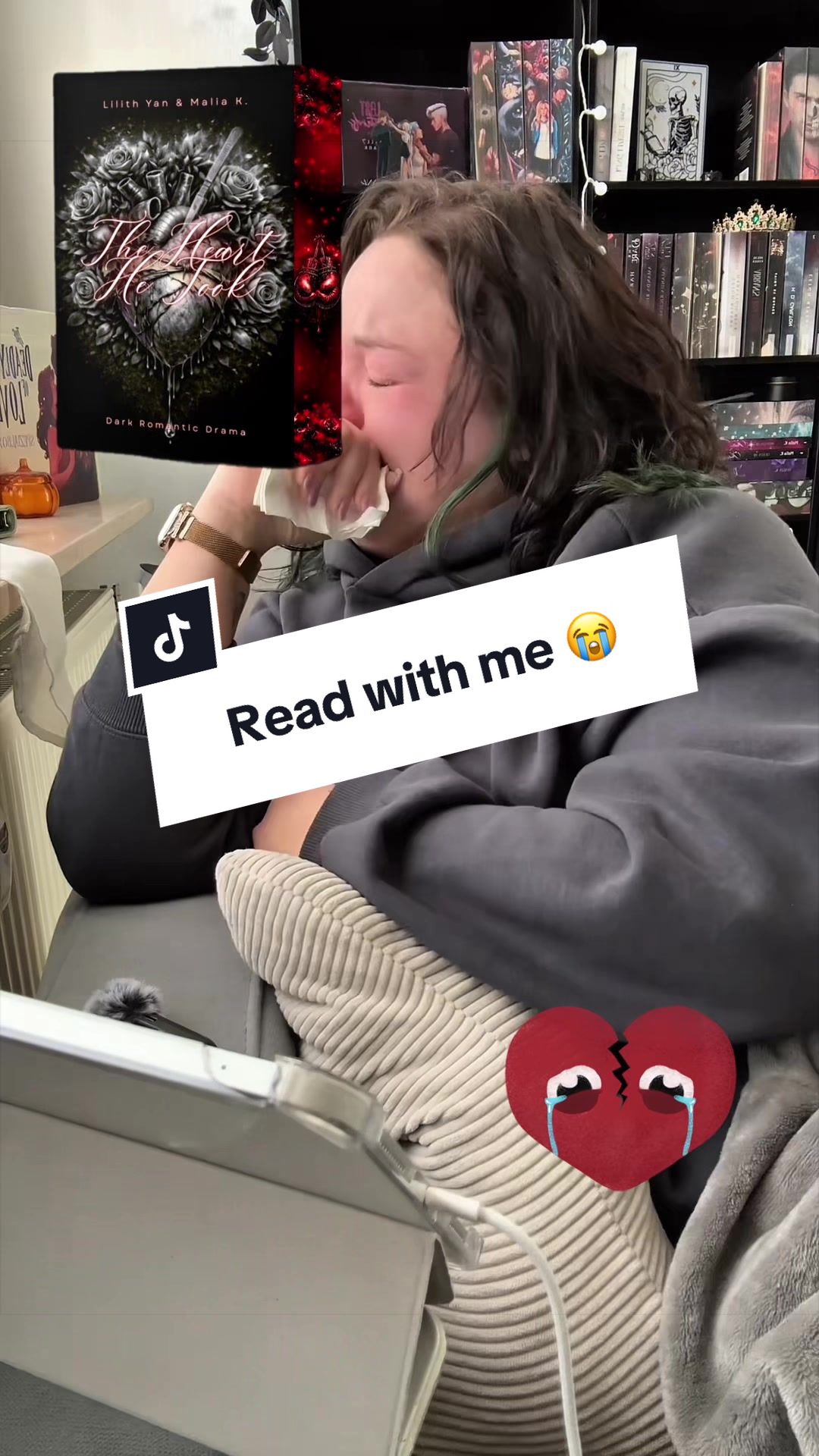 @June 🖤 reading sins & secrets
