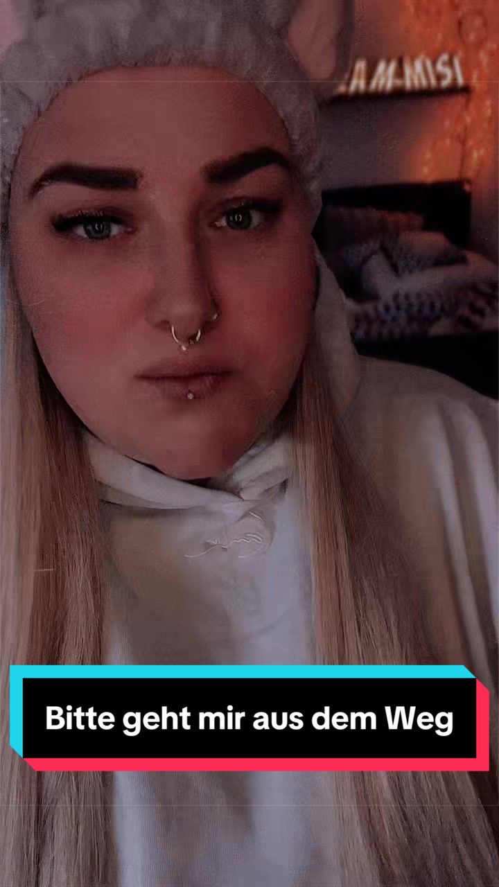 @𝔐𝔦𝔰𝔦𝔒𝔣𝔣𝔦𝔷𝔦𝔢𝔩𝔩KNQ