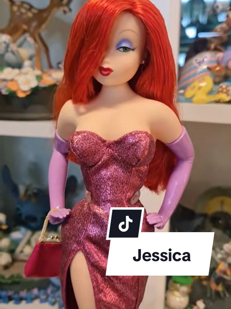 @Christin | Disney Collector