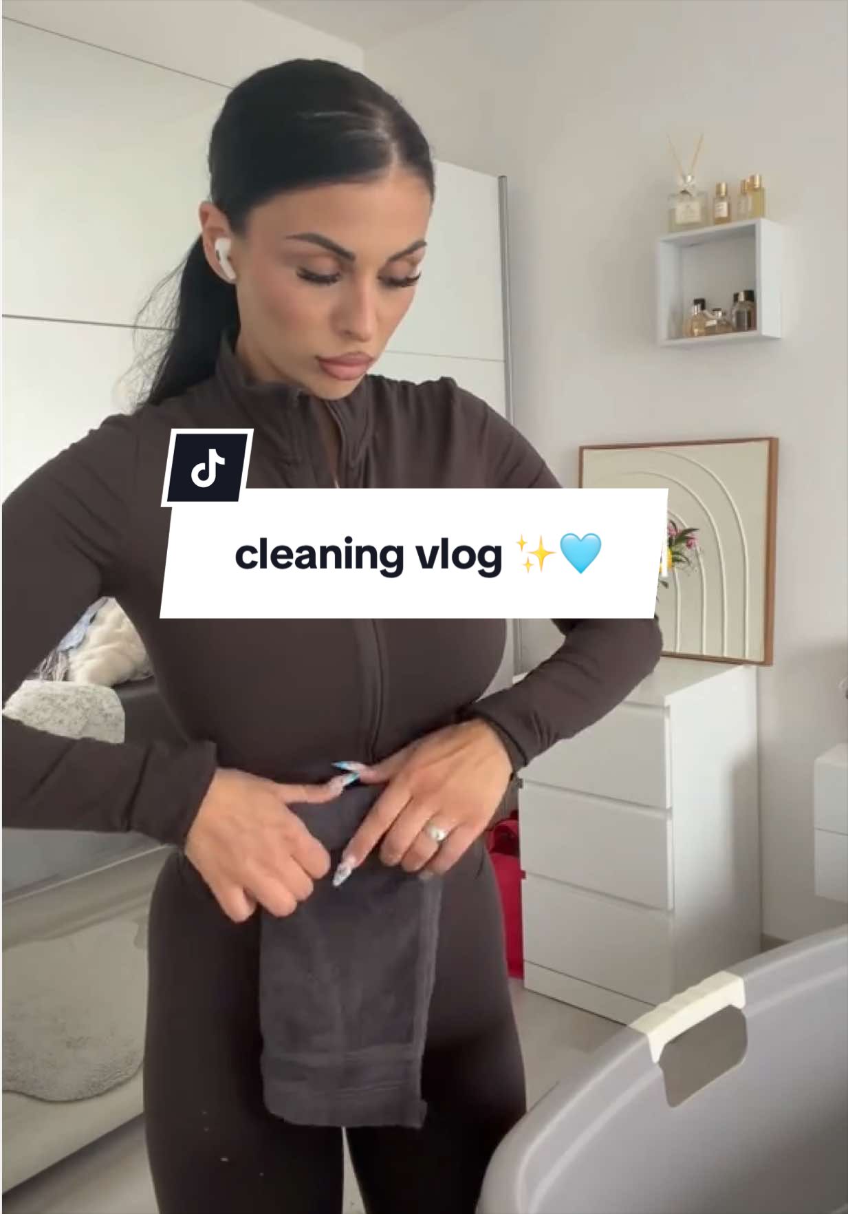 @vanessa lipatov