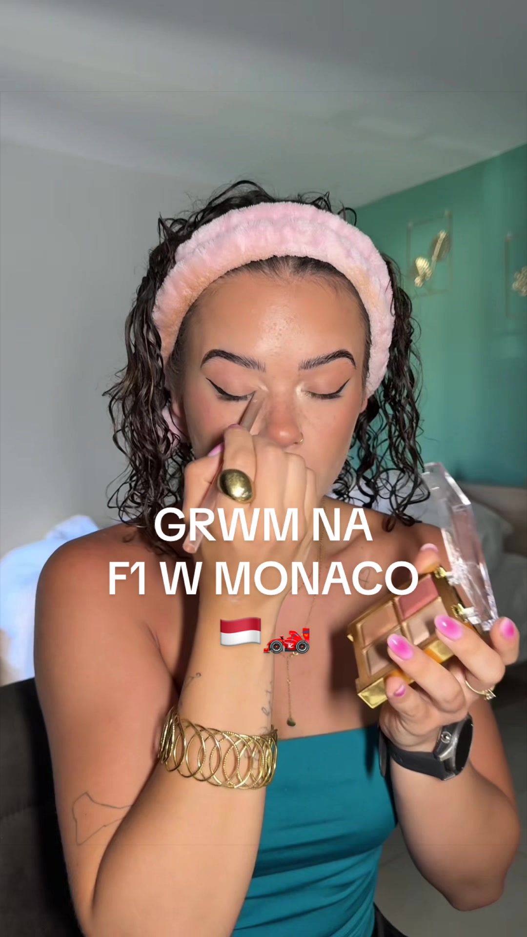 @CURLYBROWNIE• hair, GRWM •