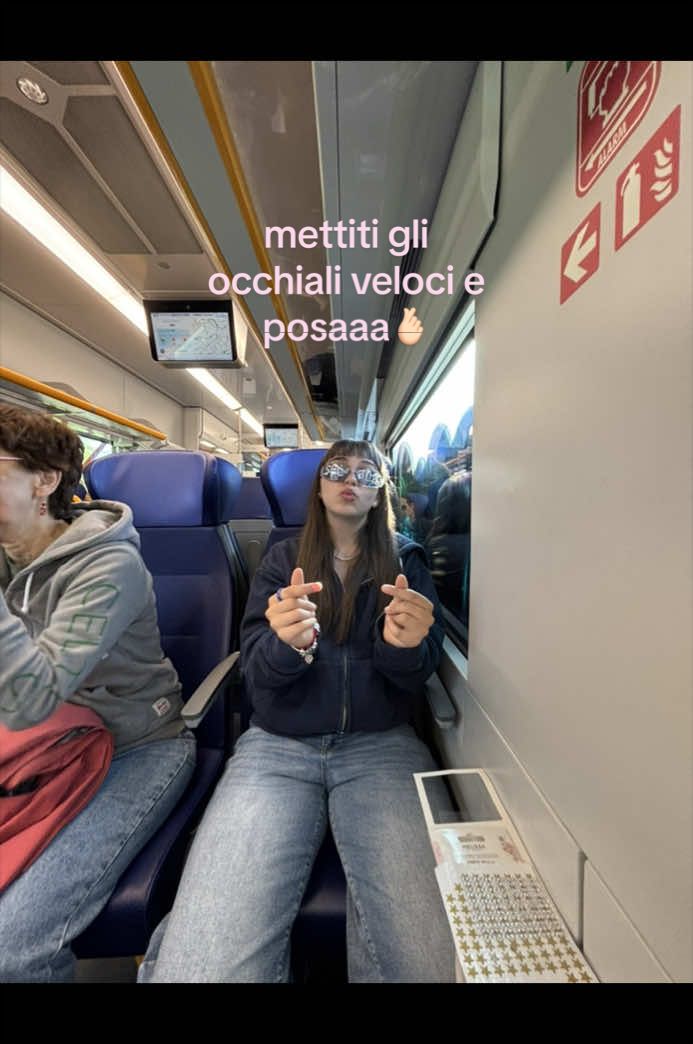 @𝓻𝓸𝓻𝓸𝓫𝓸𝓸𝓴𝓼𝓱𝓮𝓵𝓯⭐️🎫