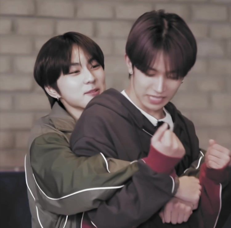 @𝘭𝘺𝘯. ݁𝜗𝜚. ݁₊