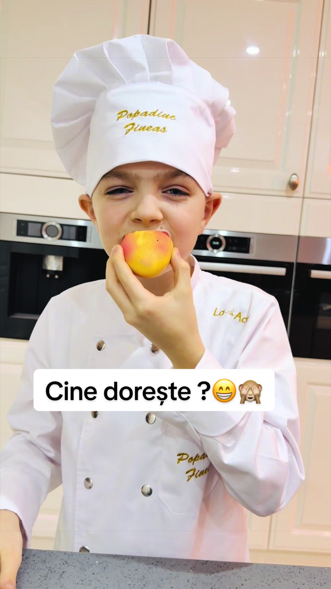 @naomi_popadiuc