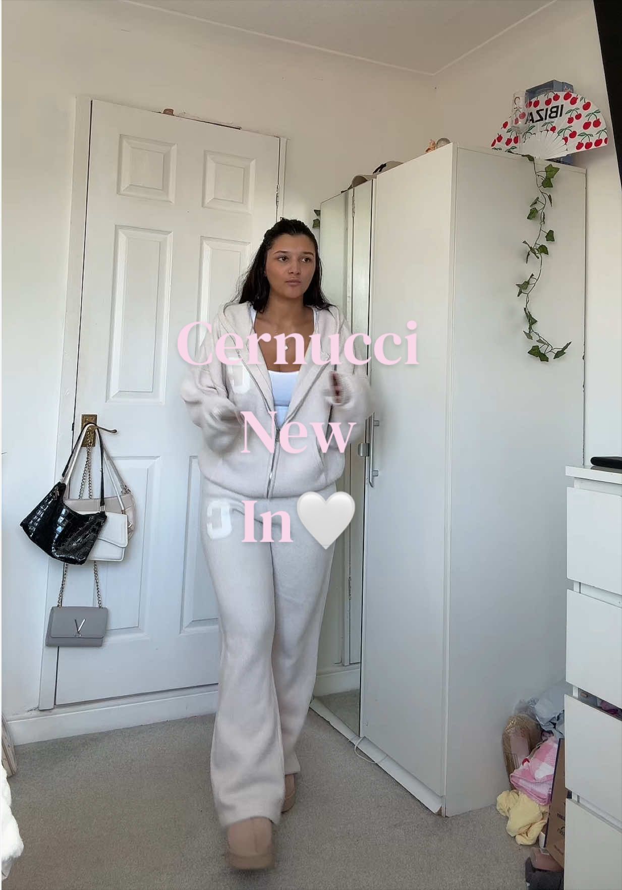 @Jasmine🤍🧚✨