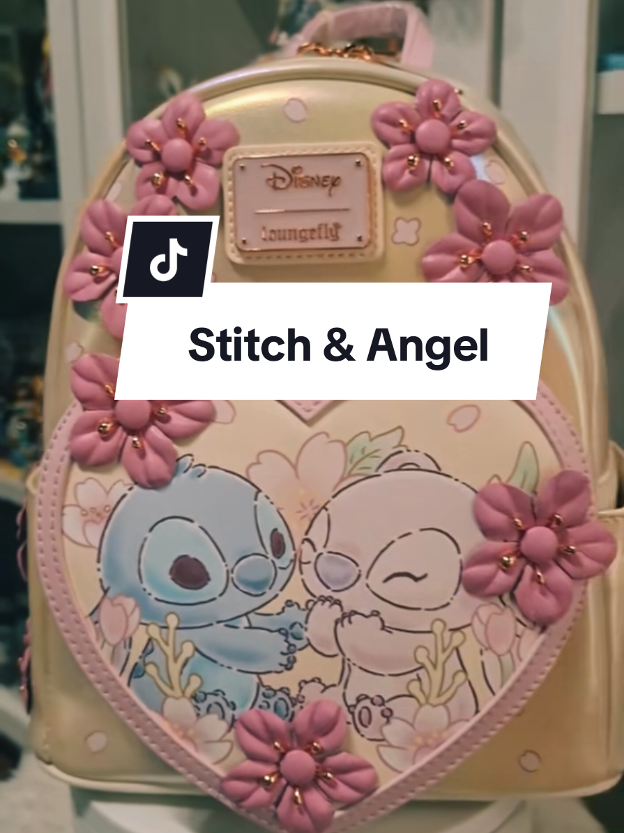 @Christin | Disney Collector