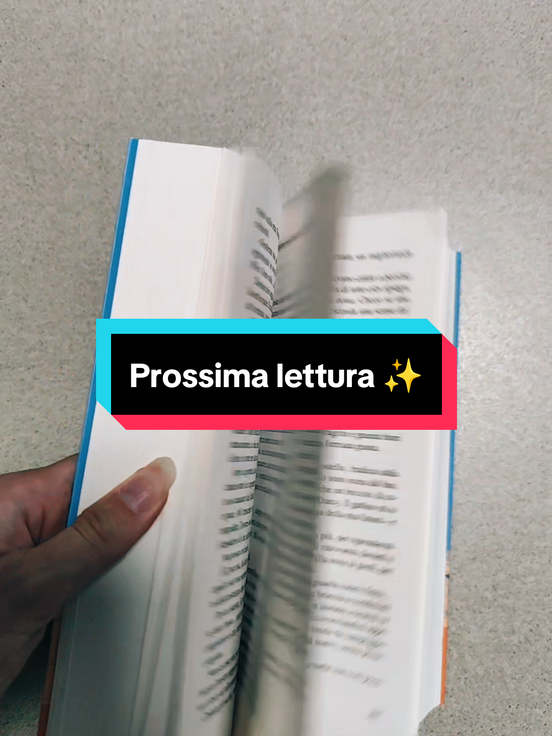 @_lacortedeilibri 🍸🐝