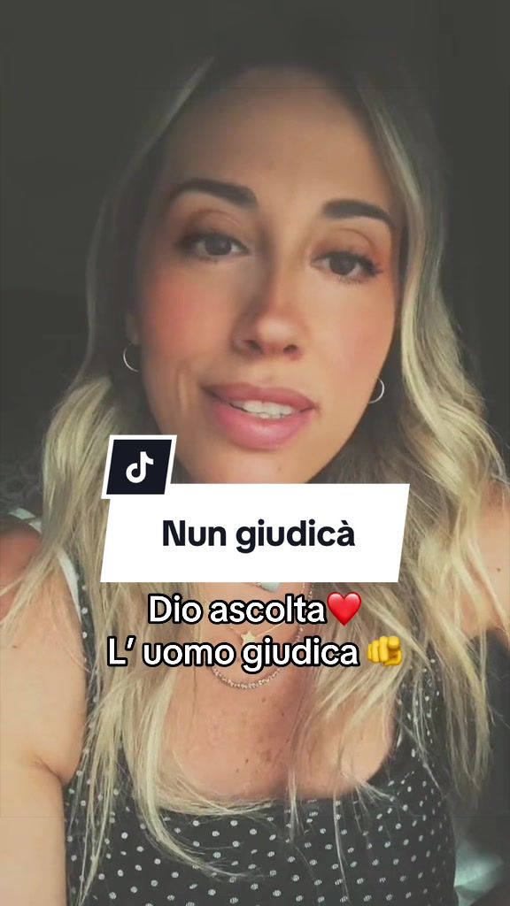 @AdeleValentino