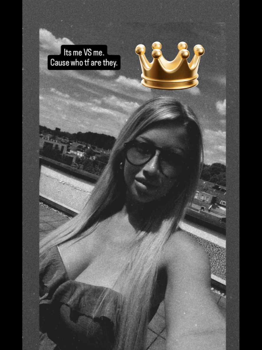 @HerFeminineEmpire