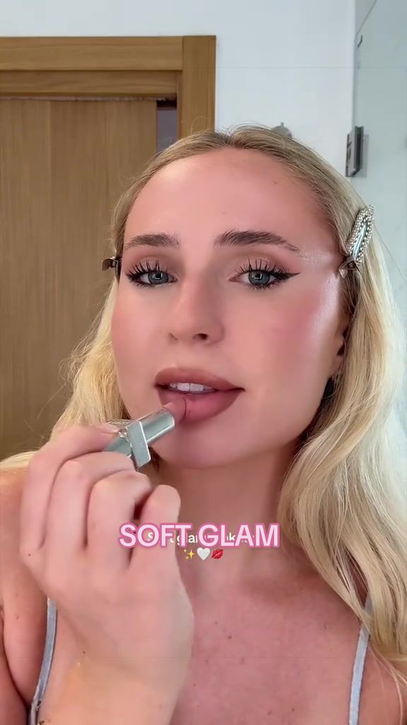 @British Barbie | transitions