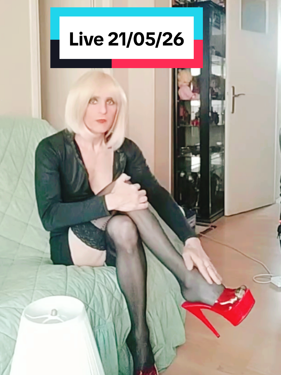 @Faustine Crossdresser
