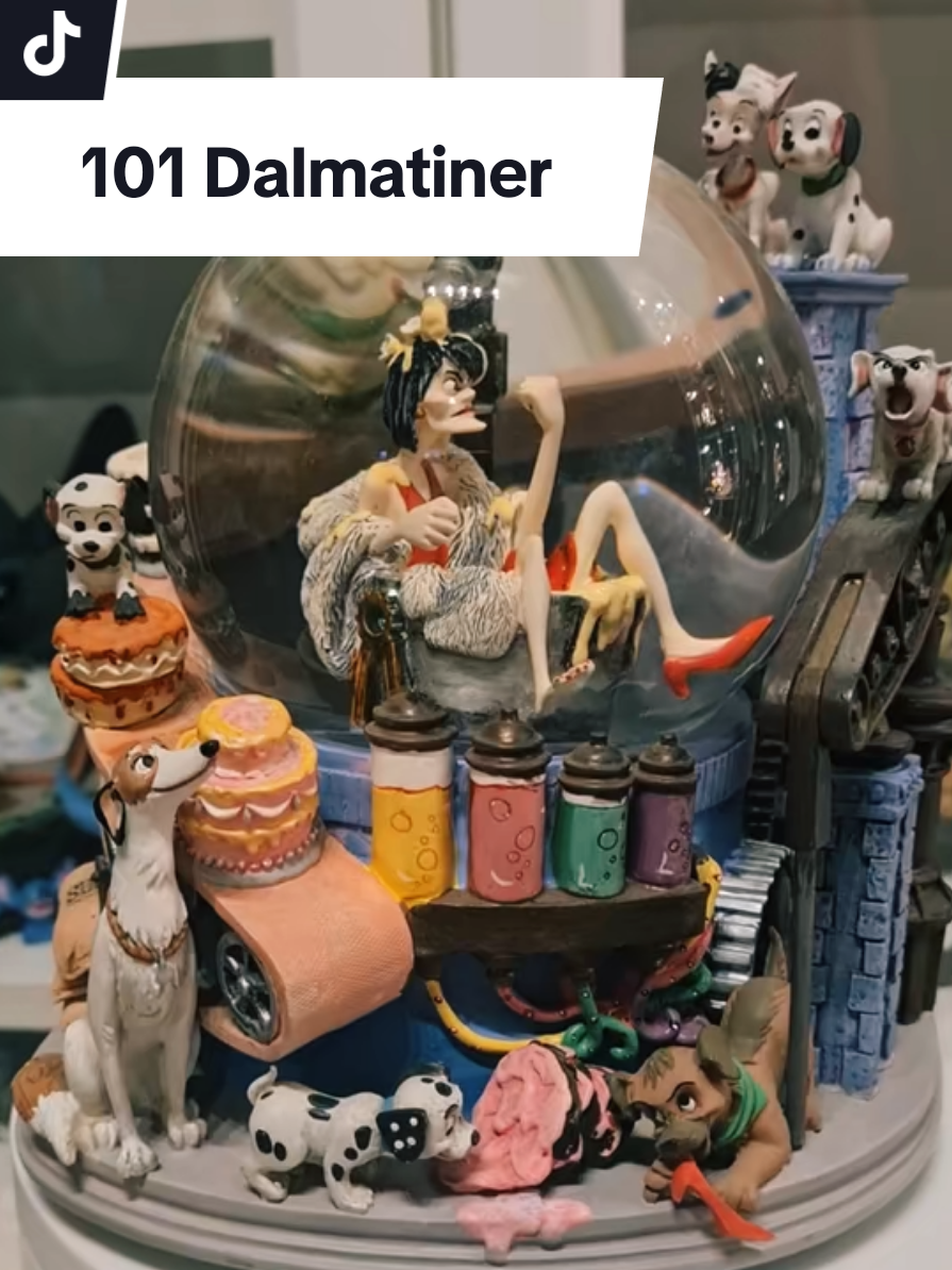 @Christin | Disney Collector