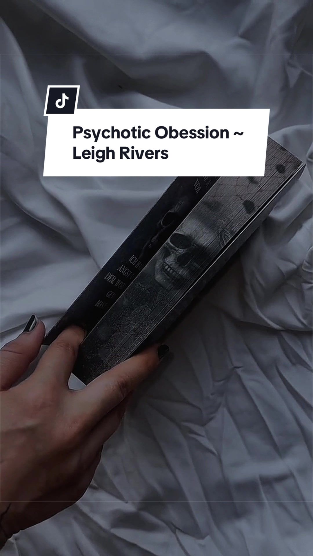 @Darkreads_by_Jess