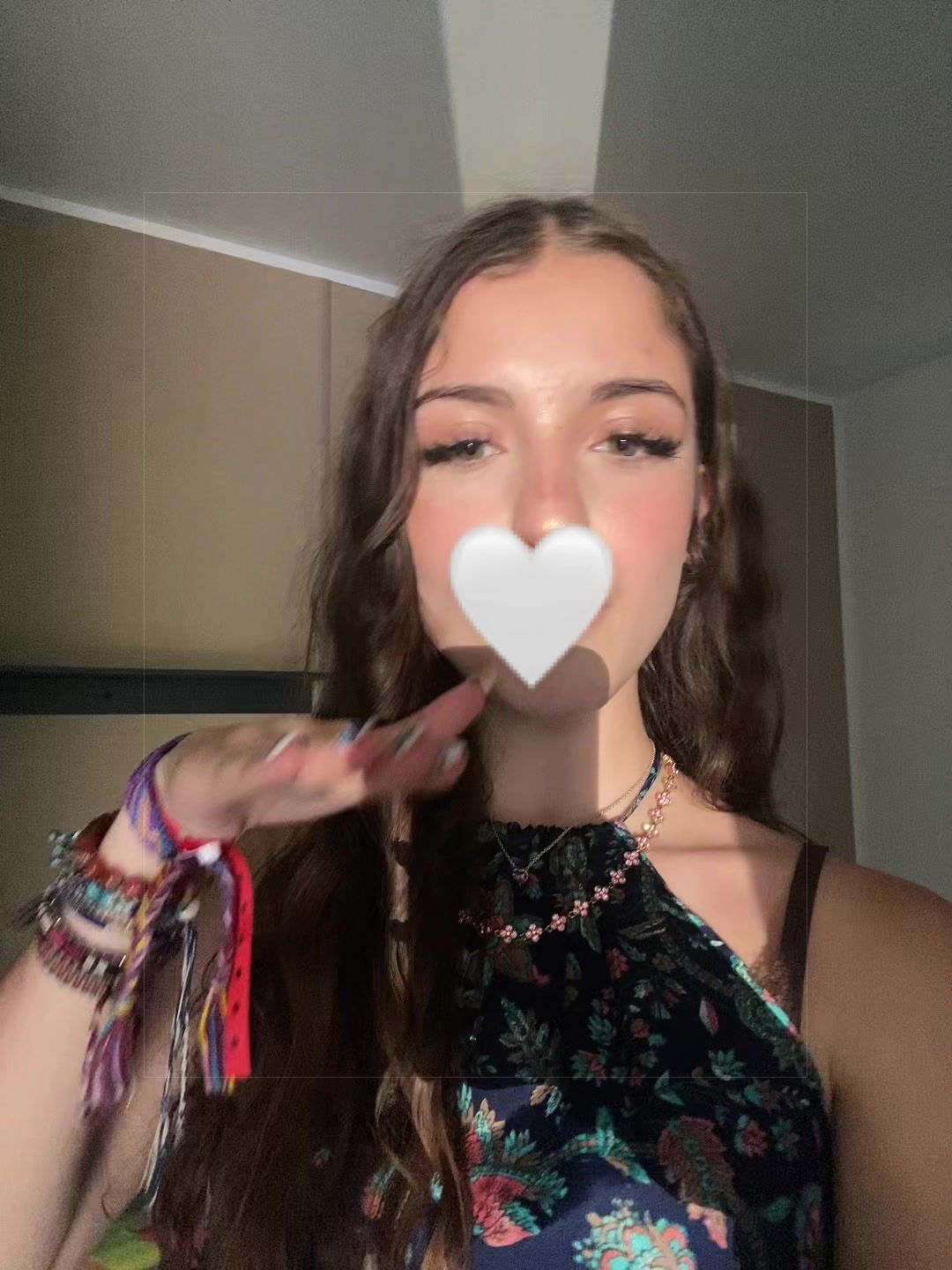 @Romy_{69}_