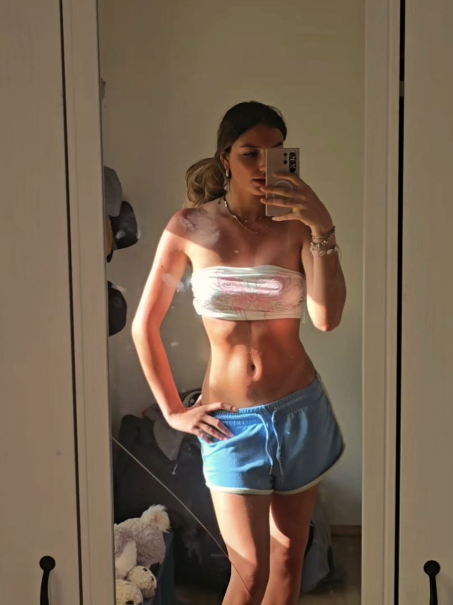 @Lara 🌸