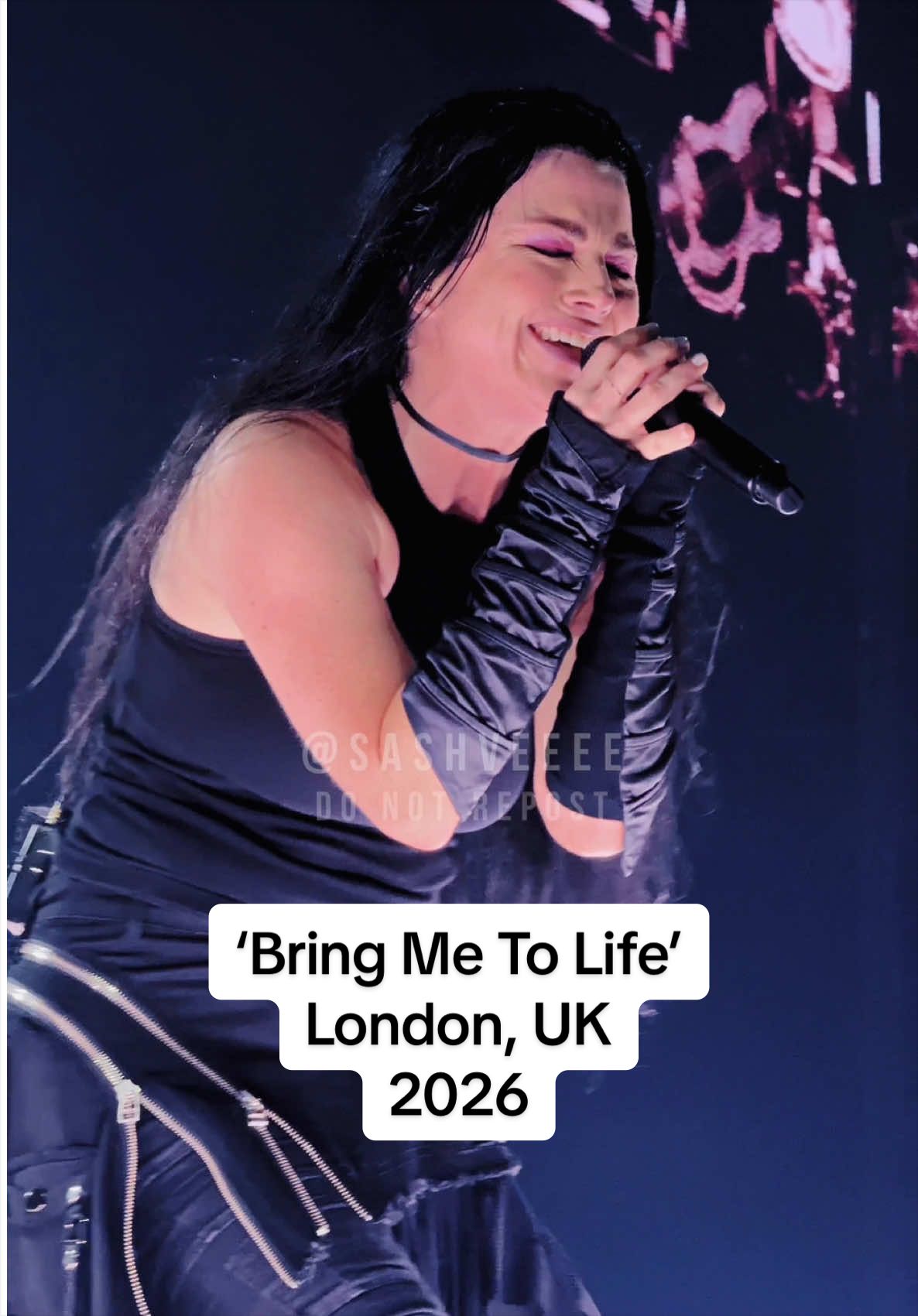 @Sash Vee ⛓️ girl in the pit