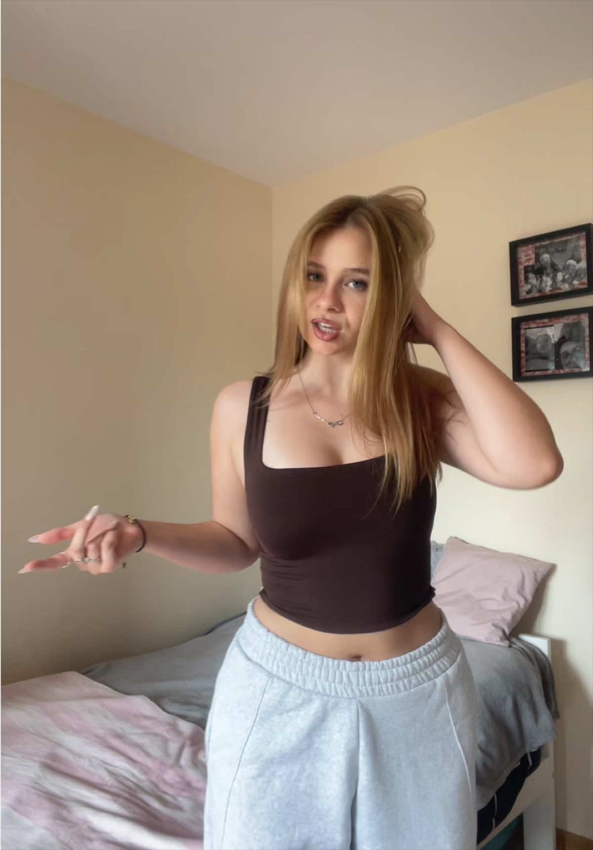 @🥥