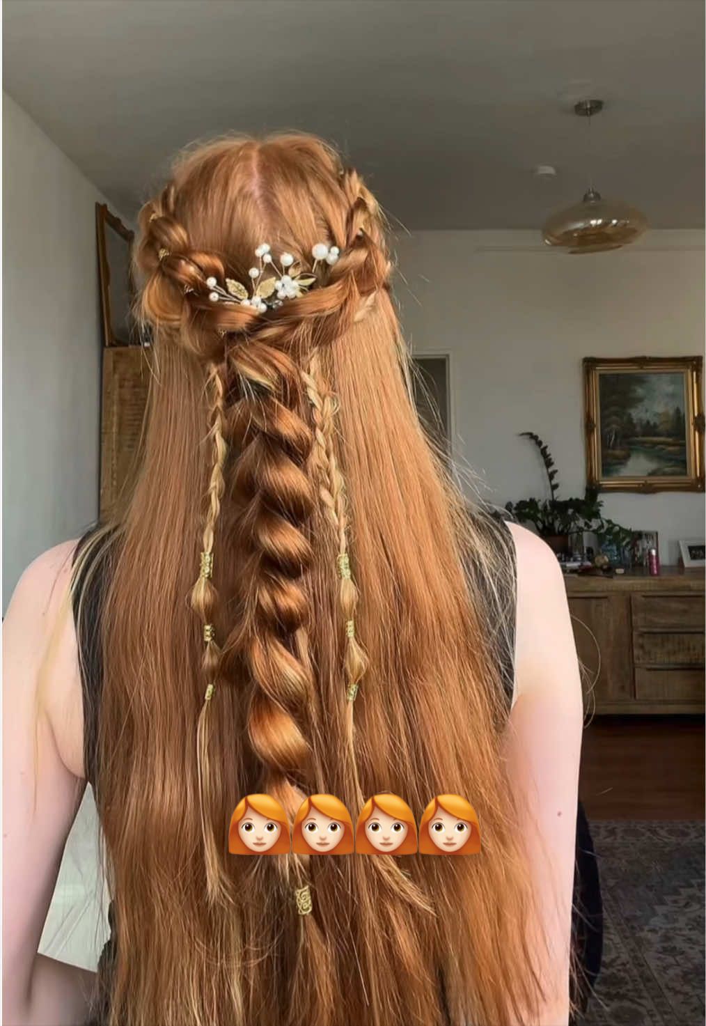 @𝐞𝐦𝐞𝐥𝐲