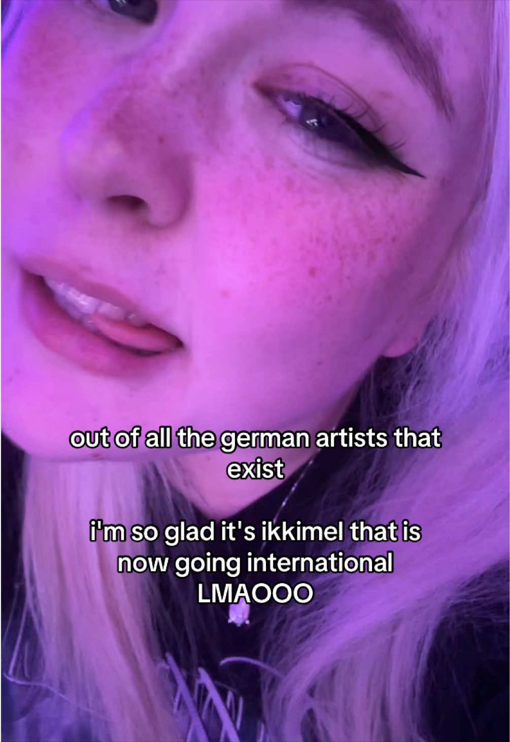 @v_eeveee