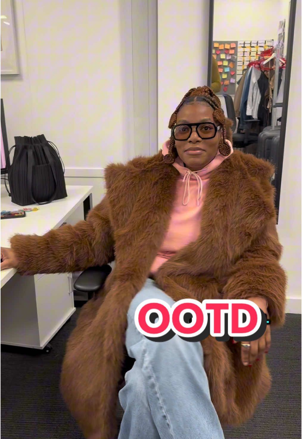 @OLUWAṢEUN