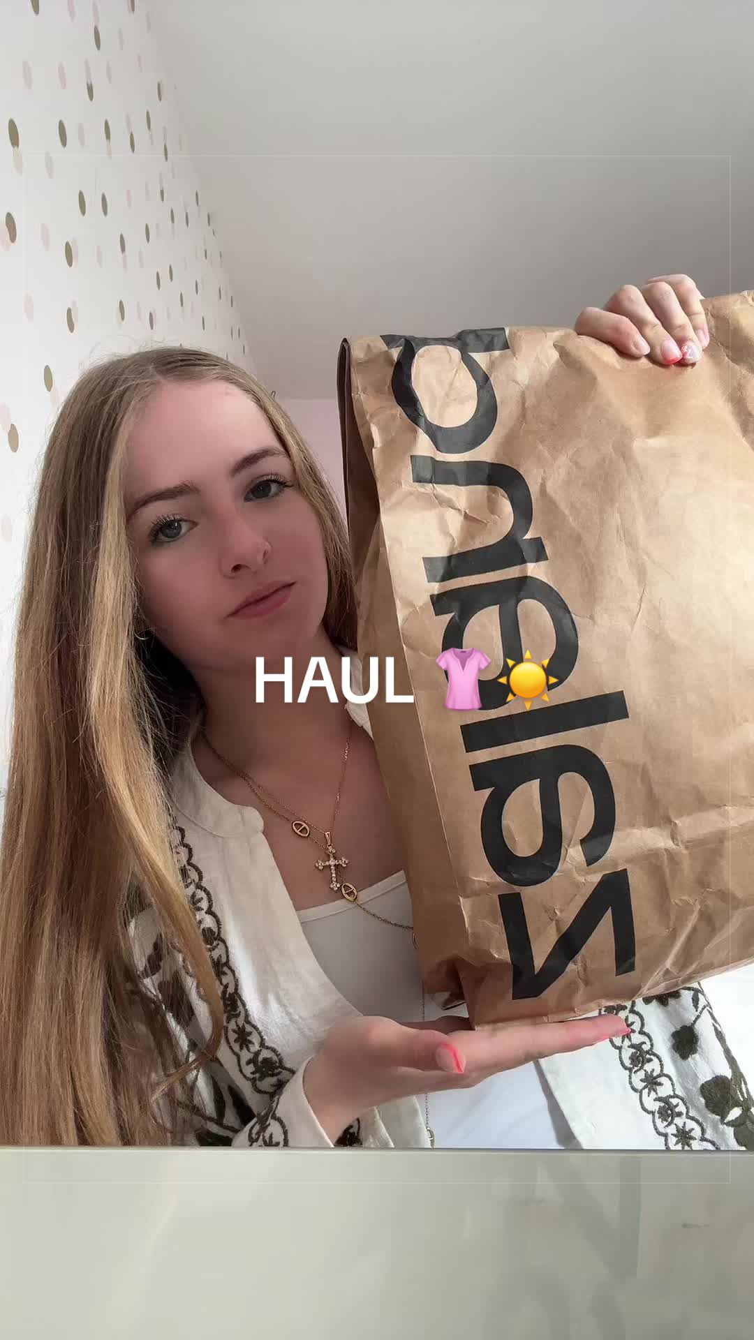@Lolaโ
