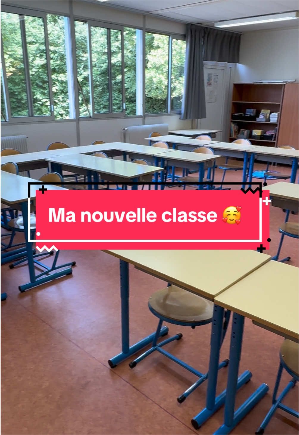@👩🏻&zwj;🏫 Julie_TeacherReader 📚