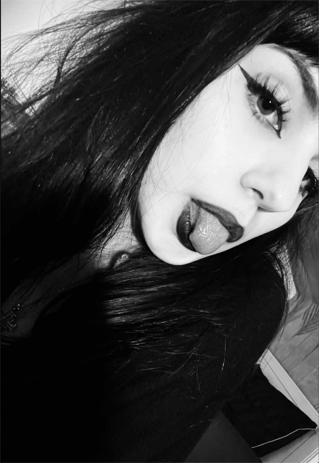 @voodoodolly