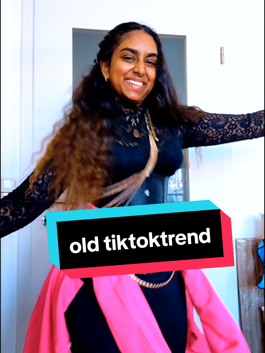 @WhoAmISarah