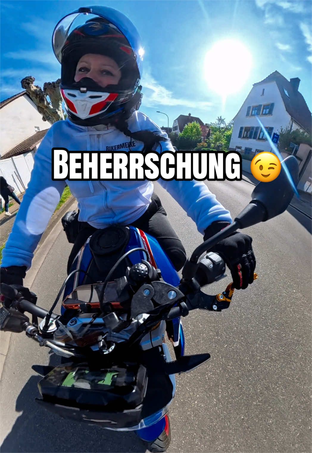 @BikerMeike🦋