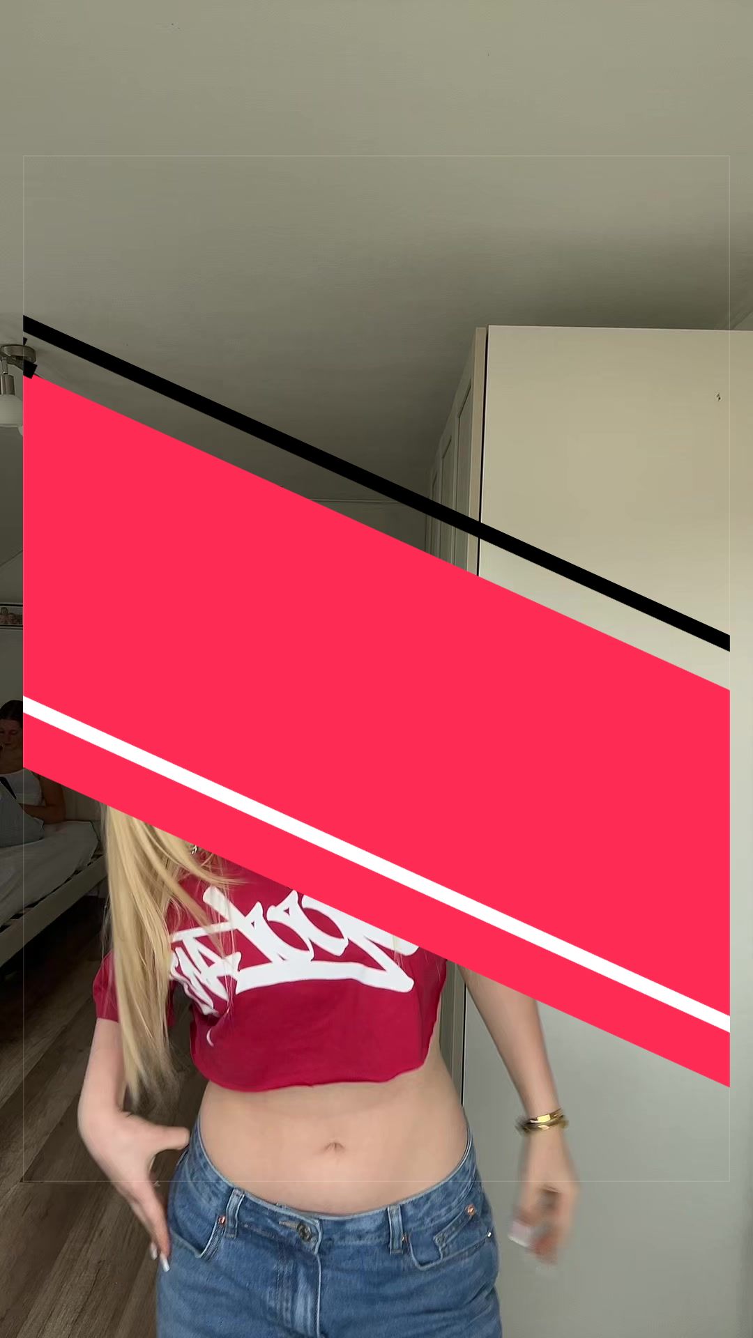 @Elisa