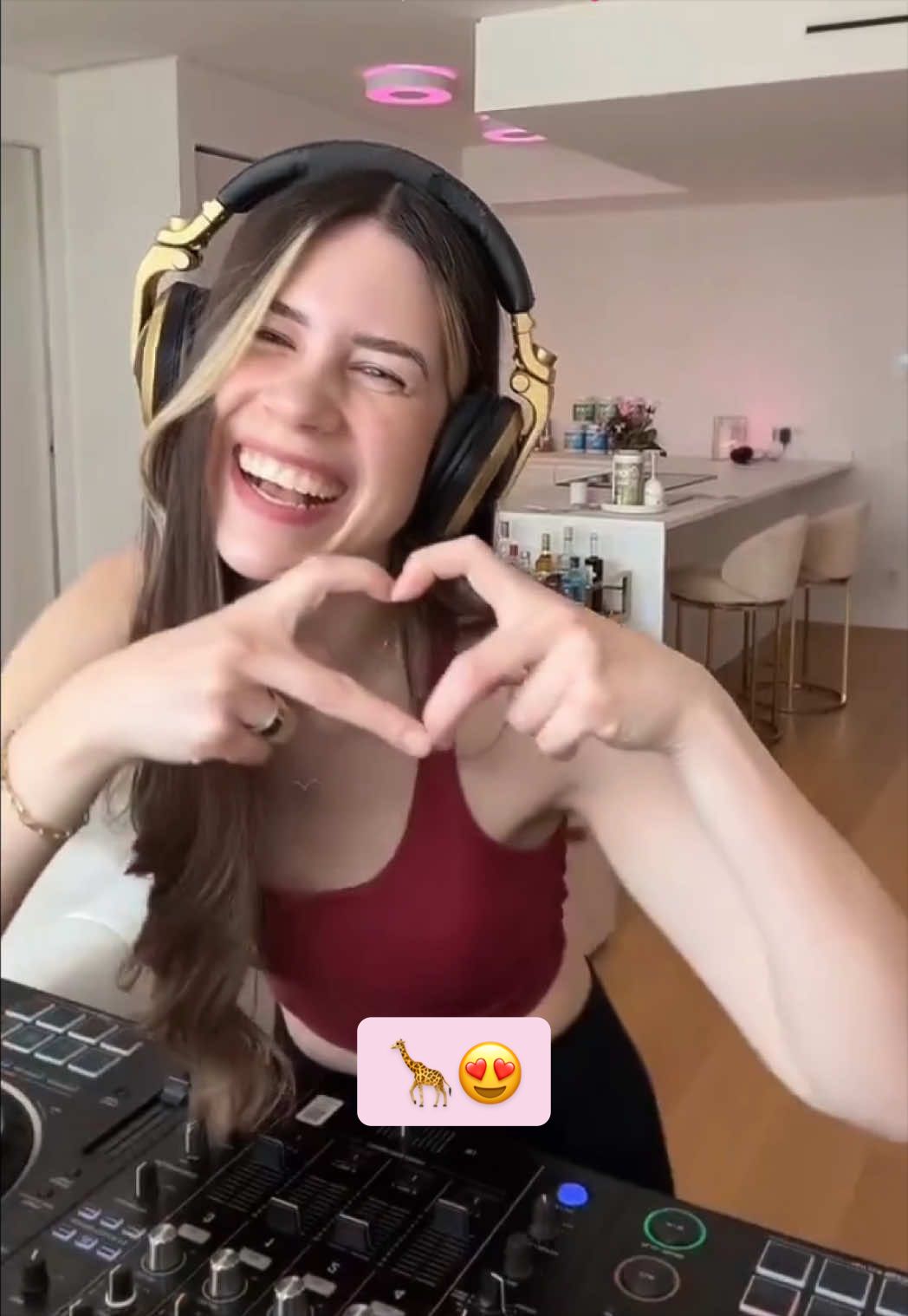 @JULIAONAIR