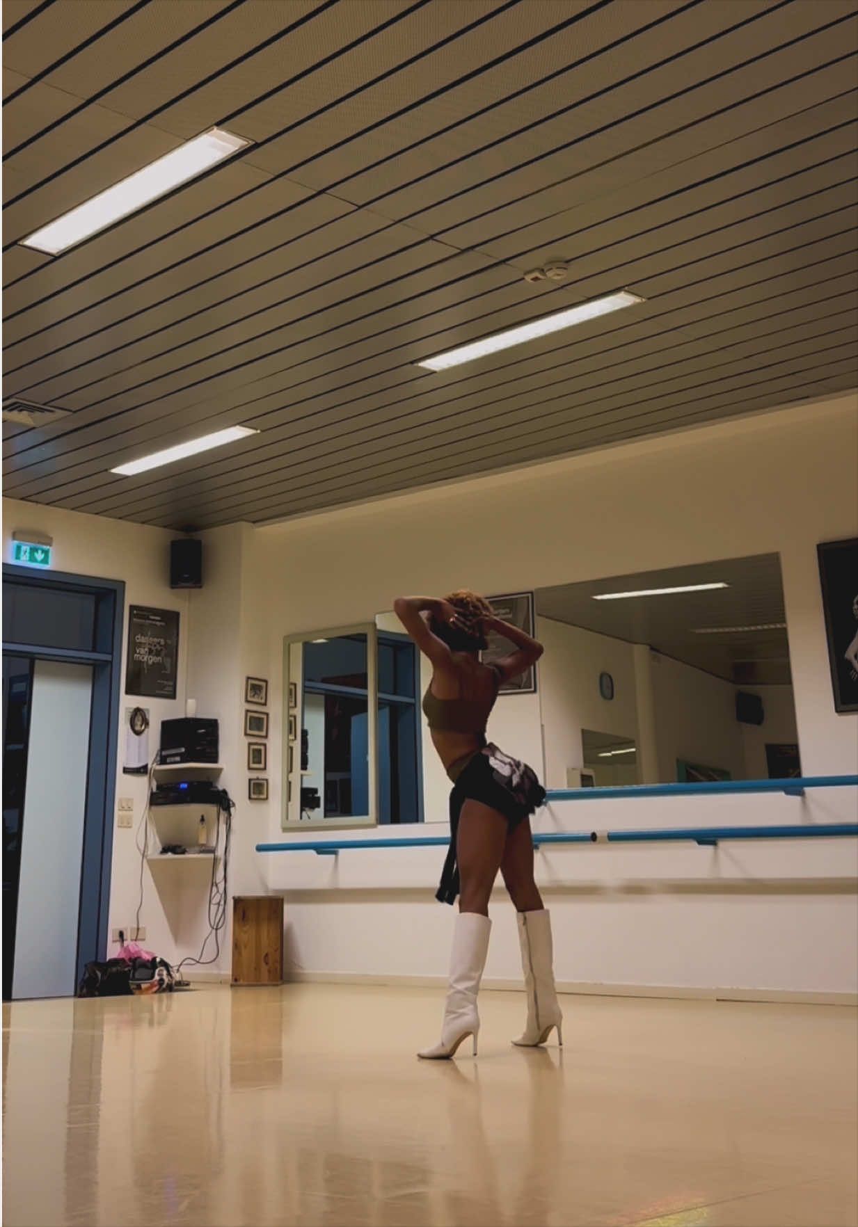 @Elisaagabellini