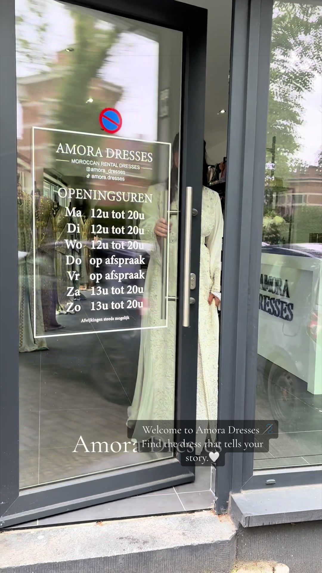 @Amora.Dresses
