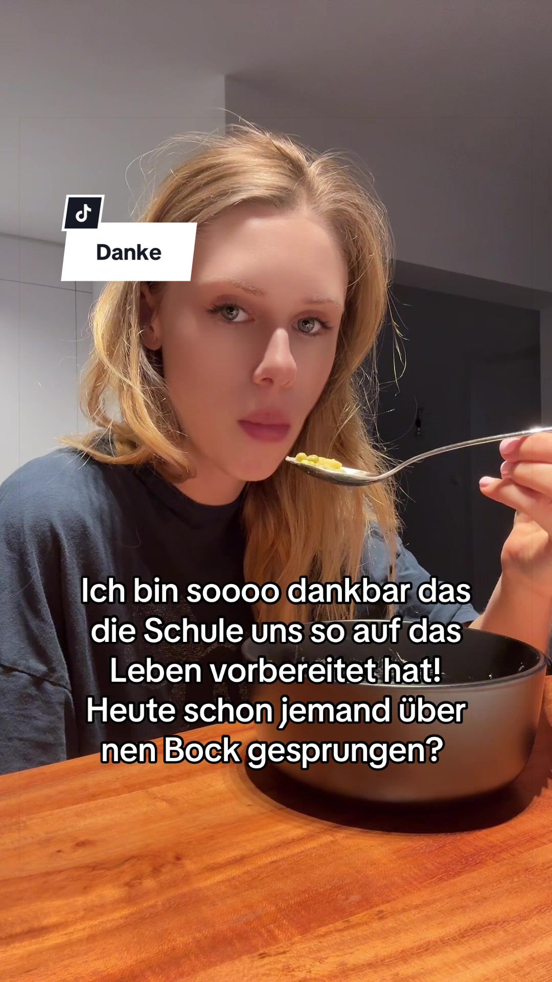 @ELLIOFFIZIELL