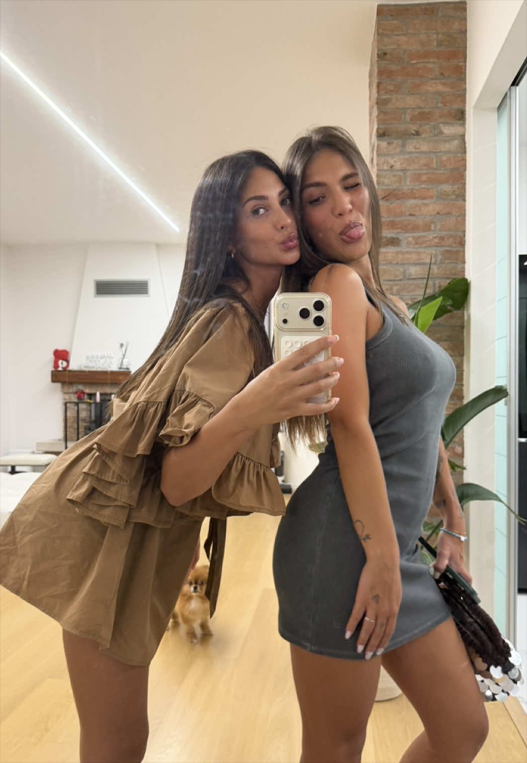 @elenatonini