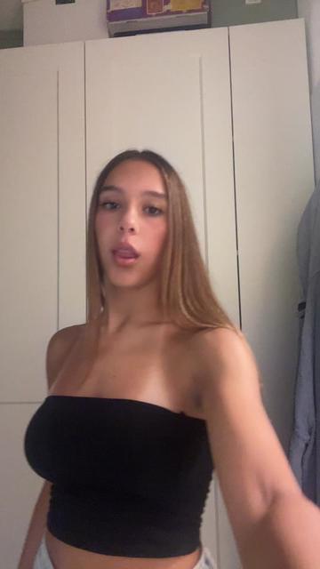 @𝐹𝓁𝒶𝓋𝒾𝒶