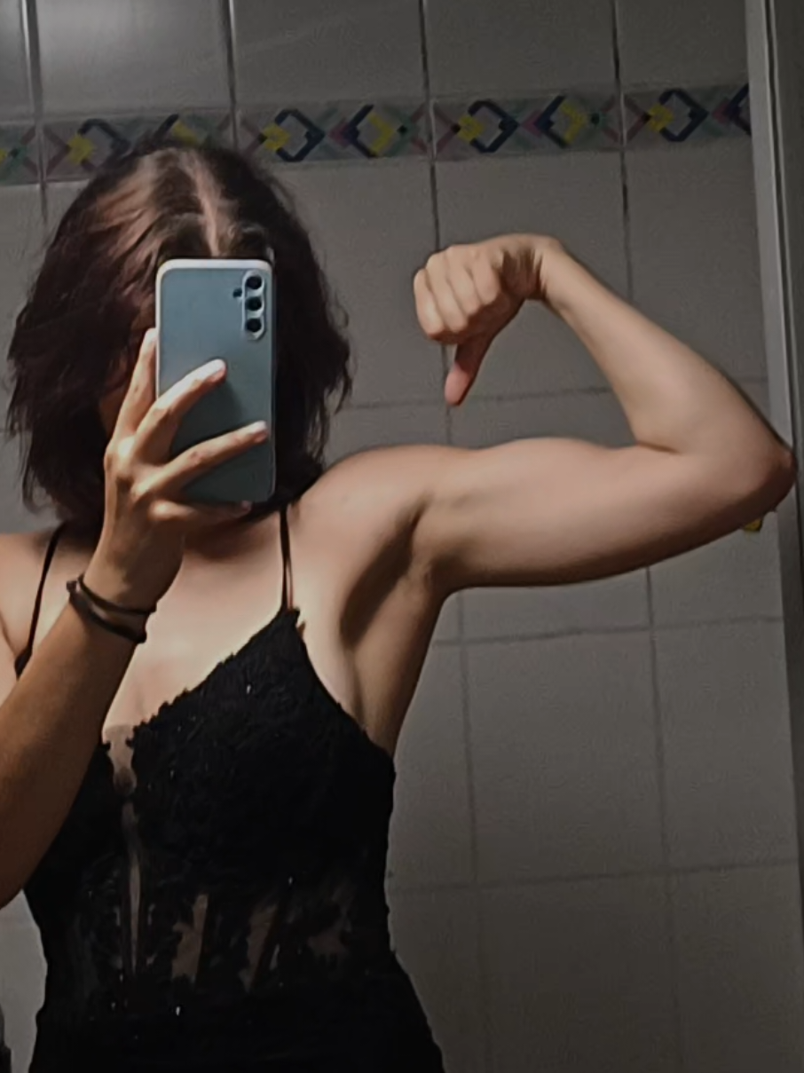 @😼