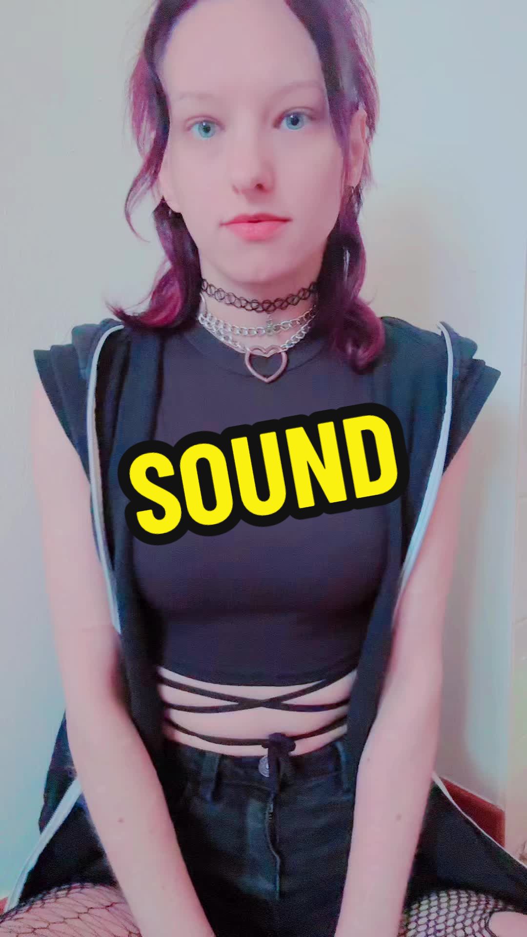 @Elly