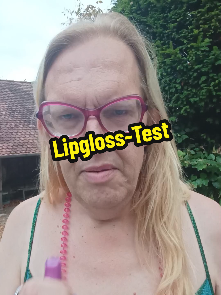 @Angela_Fuxia