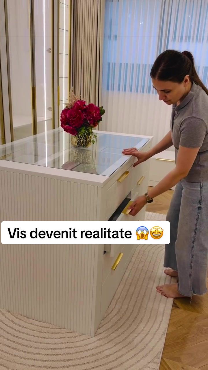 @naomi_popadiuc
